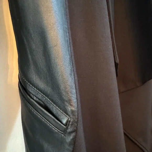 Leather jacket - Picture 4 of 6